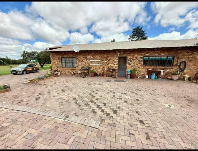 4 BEDROOM HOUSE FOR SALE IN MULLERSTUINE